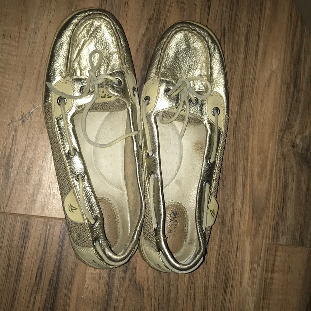 Sperry’s size 8